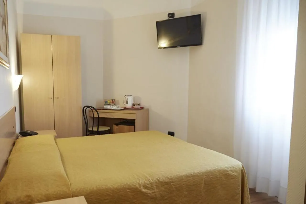 Hotel Villa Adele Marghera 3*,